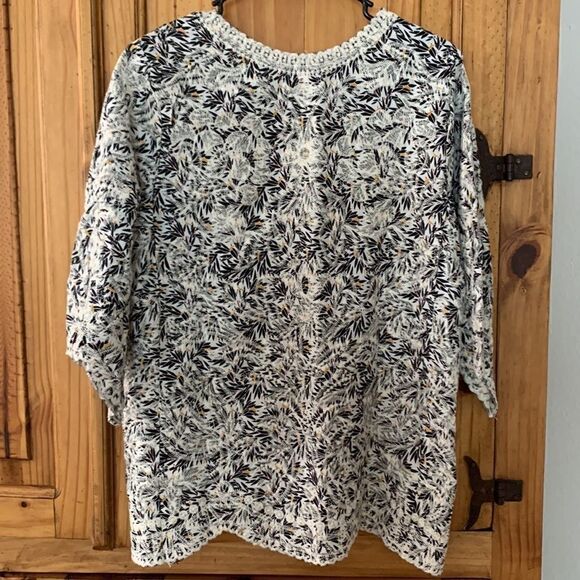 ***** 5 for $25 NWOT Solitaire Beautifully Embroidered Top - Picture 3 of 5